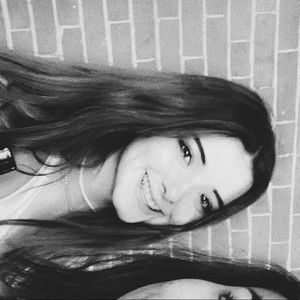 Meet your Posher, Olivia